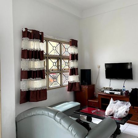 Villa Bukit Indah Berastagi Exterior foto