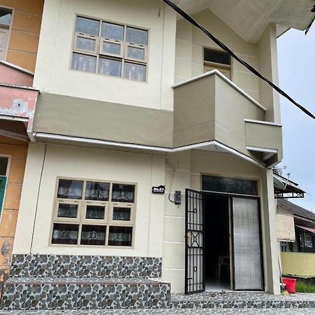 Villa Bukit Indah Berastagi Exterior foto